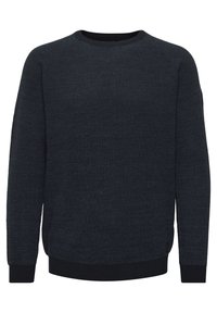 Mørk marineblå strikkegenser med et teksturert mønster, rund hals og ribbede mansjetter og nederkant. Har raglanermer for ekstra komfort.