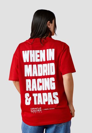 Red Bull Racing x Pepe Jeans, RED BULL RACING X PEPE JEANS BASIC T-SHIRT RACING & TAPAS TEE UNISEX - Tričko s potlačou - red
