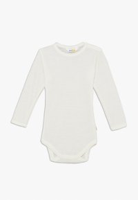 Beli bodysuit z dolgimi rokavi, narejen iz mehkega materiala, z okroglo izrezo in zatiči na rami ter na dnu za enostavno oblačenje.