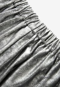 Next REGULAR FIT - BOW - Fustă petrecută - silver