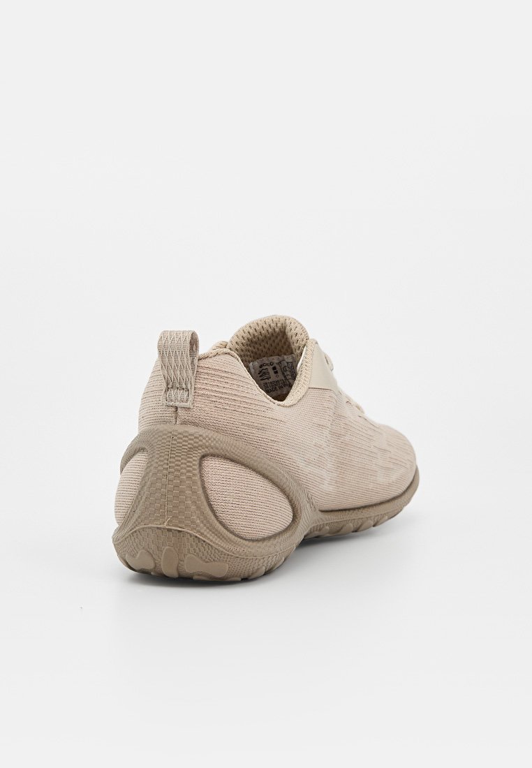 Sneaker low