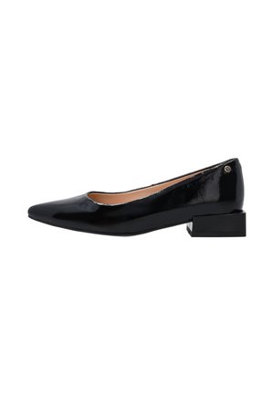 Black patent leather flat shoe with a pointed toe and low block heel. Features a smooth texture and minimalistic design.