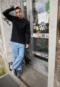 Nike Sportswear MOCK NECK - Bluză de molton - black