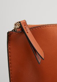 Even&Odd Cabas - cognac