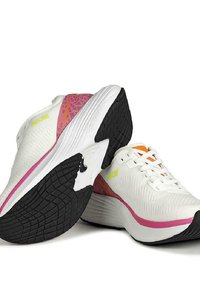 Fluchos AT125 - Zapatillas - white