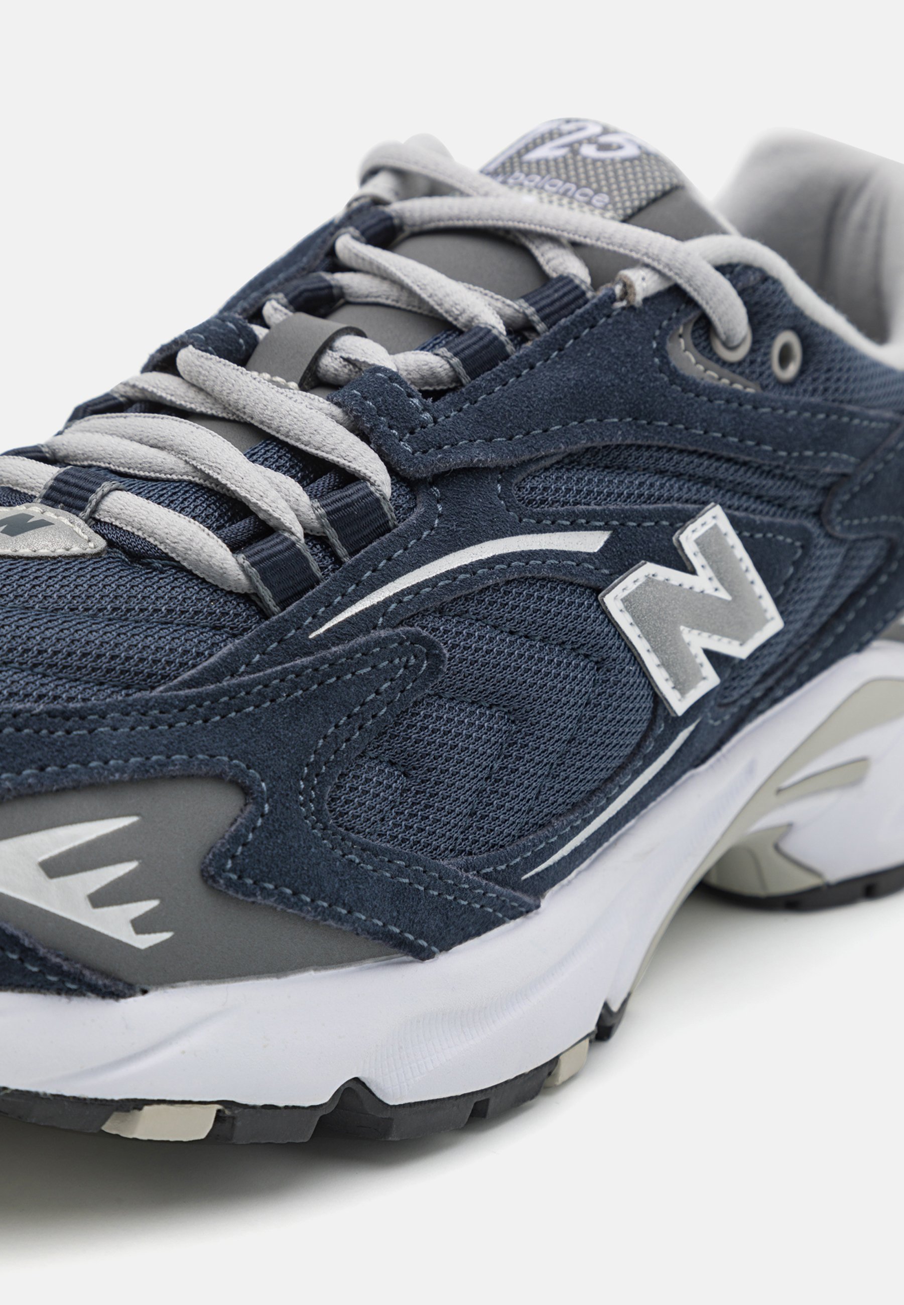 New Balance 725 UNISEX - Sneakersy niskie/granatowy - Zalando.pl