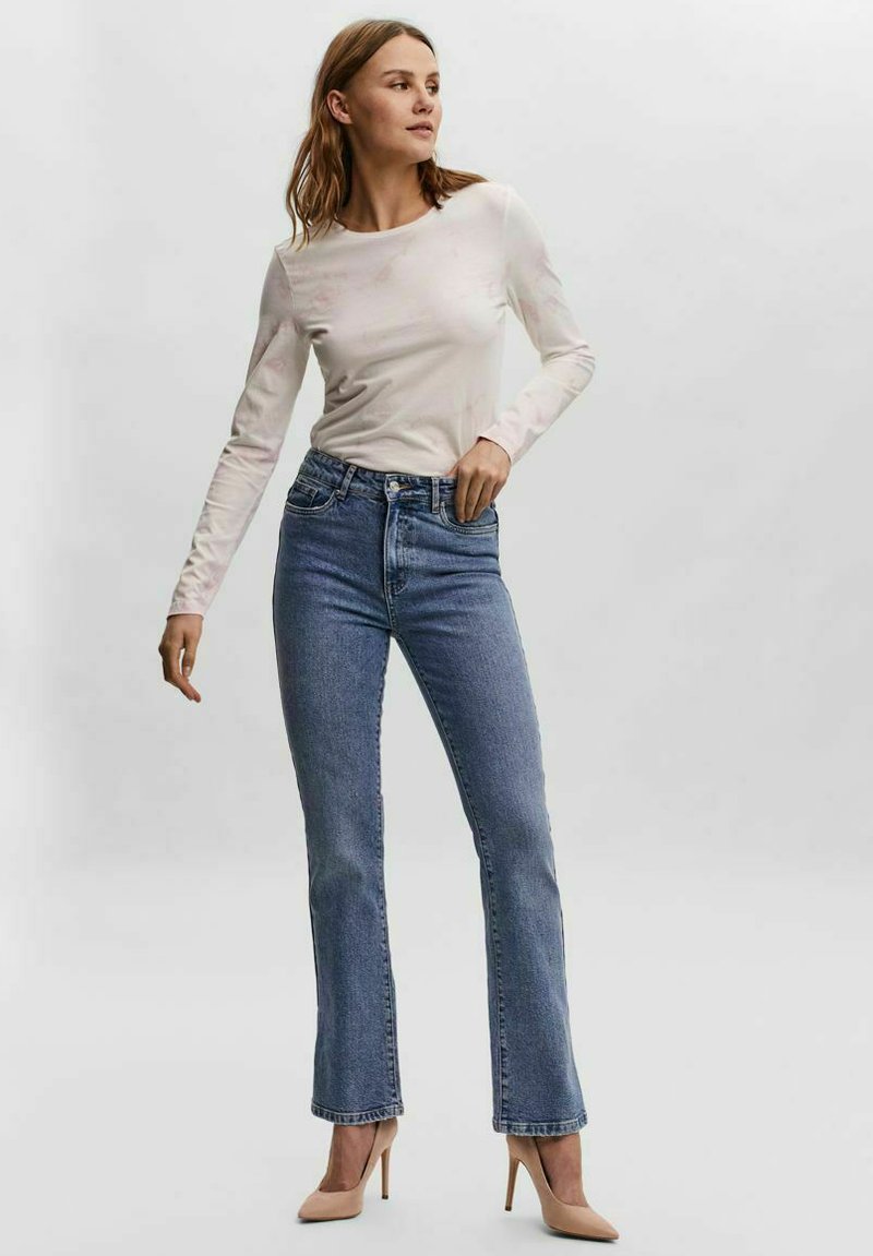 Vero Moda Flared Jeans lichtblauw denim Vero Moda Flared Jeans lichtblauw denim