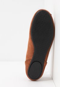 Esprit Ballerines - metallic red