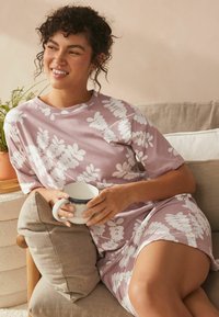 Next REGULAR FIT  - Yöpaita - pink leaf