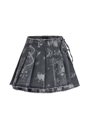Zwarte plissé mini rok met vervaagde draak- en vlinderprints, zijkoord en rafelige zoomdetails.