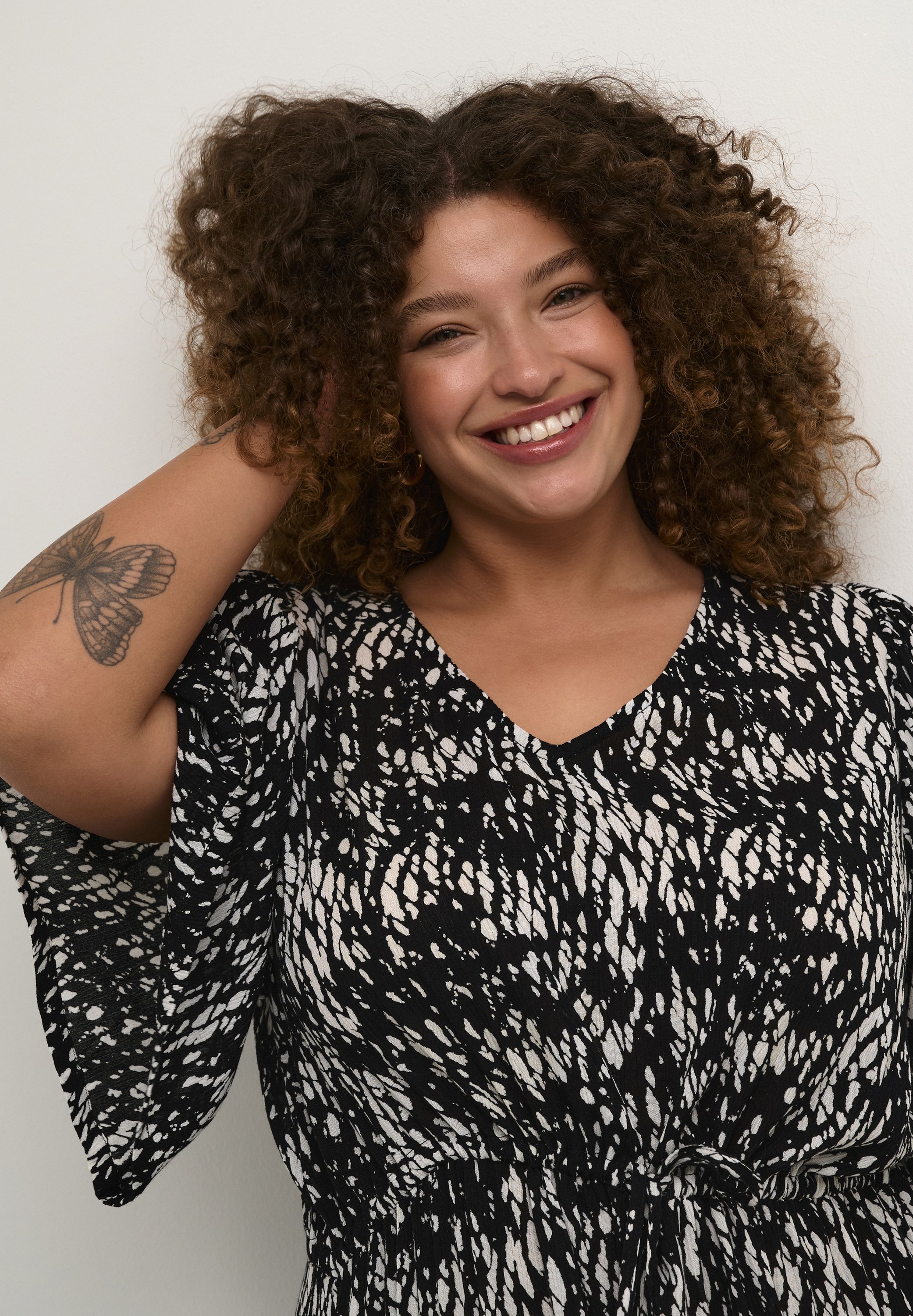 Kaffe Curve KCAMI - Day dress - black white graphic snake