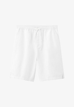 Shorts blancs arrivant aux genoux avec taille élastique, cordon de serrage, poches latérales et petites fentes latérales à l'ourlet.