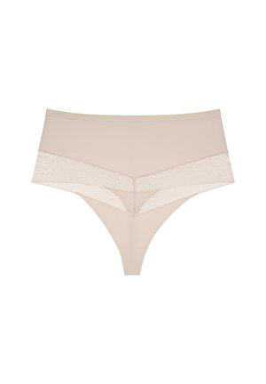 Culotte string taille haute beige avec des détails en dentelle sur les hanches et à l'avant sur un fond blanc.