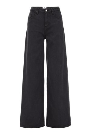 Jeans neri a gamba larga realizzati in denim, con vita alta, tasche anteriori e chiusura a bottone classica. Texture liscia e linee pulite.