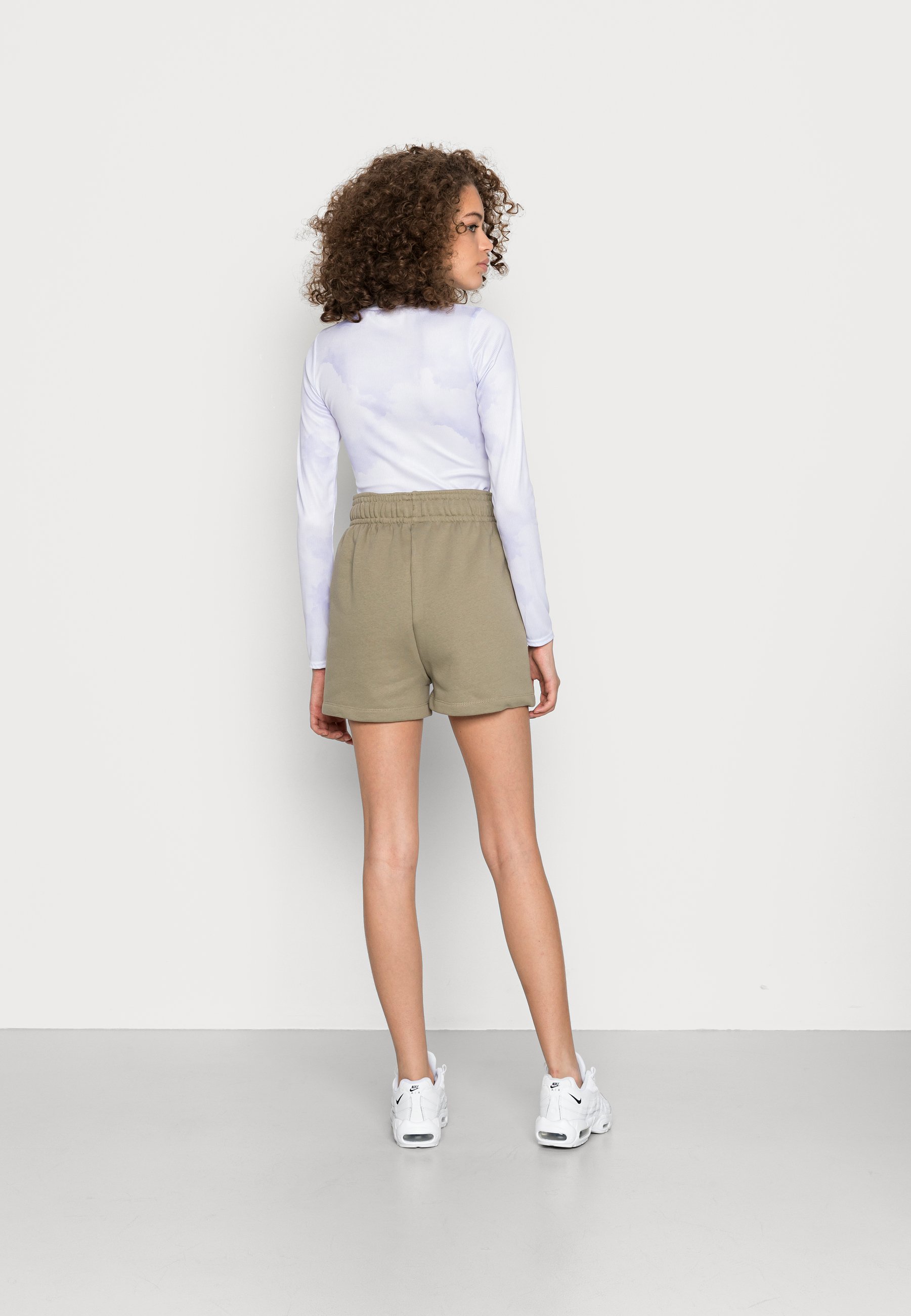 Nike Sportswear TREND - Shorts - matte 