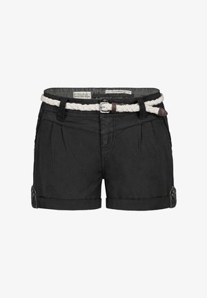 Zwarte katoenen korte broek met opgerolde boorden, geplooide voorkant, zijzakken en een witte gevlochten riem met een zilveren gesp.