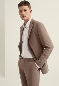 WE Fashion THE FLEX SUIT - Švarkas - brown