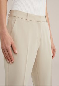 WE Fashion Chinos - brown