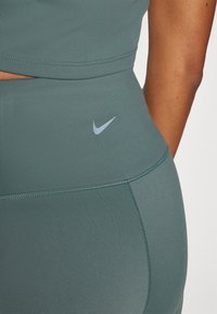 Nike Performance ONE 7/8 TRIM - Pajkice - vintage green/bicoastal/black