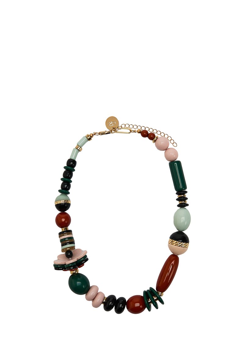 Wielobarwny naszyjnik z koralików z akcentami w kolorach zielonym, różowym, czarnym, czerwonym i złotym. Różnorodne kształty o gładkich i fakturowanych powierzchniach.