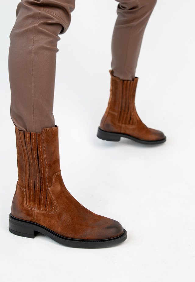 Classic ankle boots - cognac