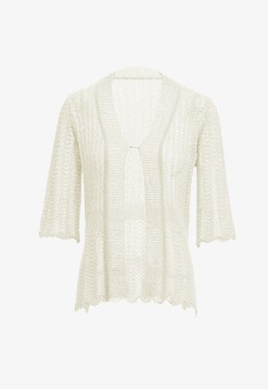 Gilet en tricot de couleur blanc cassé, avec un col en V, une texture lâche, des manches 3/4 et des bords en feston. Fermé par une petite pince.