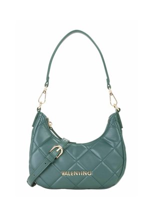 Sac à main en cuir matelassé vert avec boucle dorée, bandoulière amovible et logo « Valentino » sur le devant.