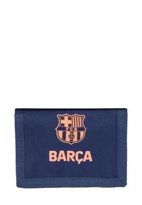 Granatowy portfel z herbem FC Barcelona i napisem "BARÇA" nadrukowanym poniżej pomarańczowymi literami.