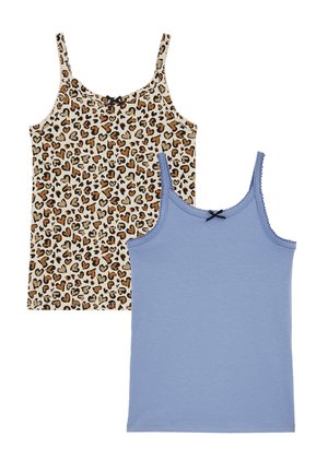 Deux débardeurs : l'un beige avec un imprimé léopard en forme de cœur marron, et l'autre bleu clair uni. Les deux disposent de fines bretelles et de détails délicats.