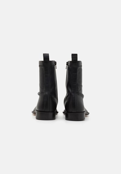 MM6 Maison Margiela Kotníkové boty - black