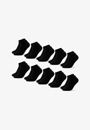 Zehn Paar schwarze Knöchelsocken, die in zwei Reihen auf einem weißen Hintergrund angeordnet sind.