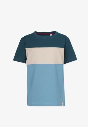 Bomulds T-shirt med et farveblokdesign bestående af mørk teal, lys beige og lys blå sektioner. Korte ærmer og rund hals.