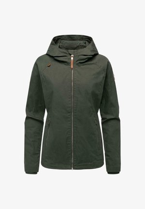 Mørkegrøn hættejakke med frontlynlås og lynlåslommer på siden, med en brun lynlåstrækker og et mærke på venstre ærme.