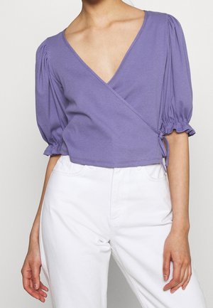 T-shirt con stampa - lilac