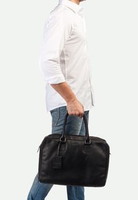 Burkely FUNDAMENTALS ANTIQUE AVERY 15.6 inch - Aktentasche - black