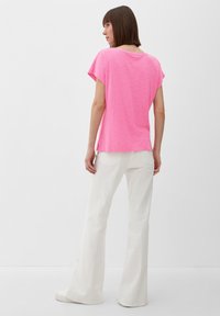 s.Oliver MIT STICKEREI - T-shirt imprimé - pink