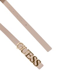 Cintura beige in similpelle con logo "GUESS" in metallo dorato. La fascia presenta diversi fori per la regolazione e una texture liscia.