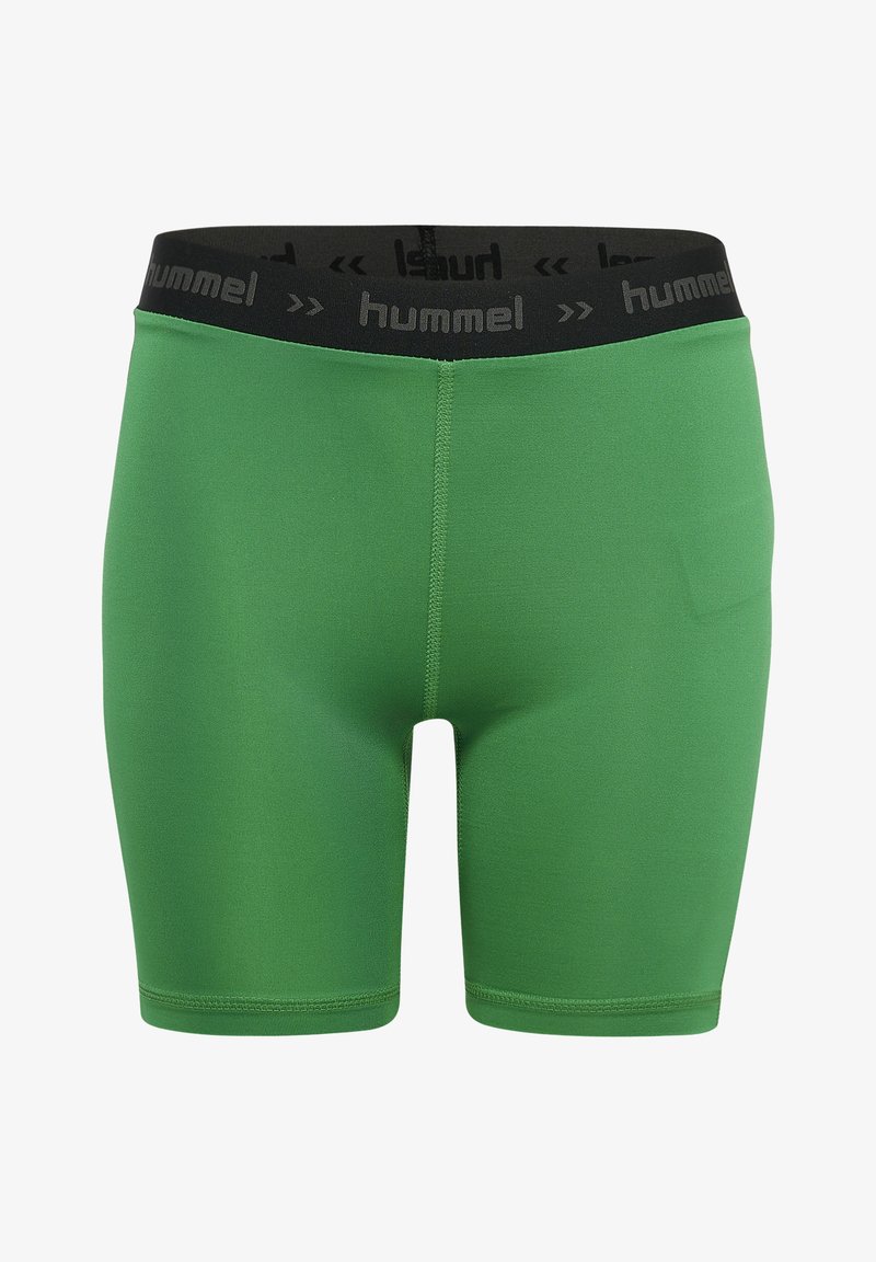 Groene sport shorts met een zwarte elastische tailleband met het 'hummel' logo. Glad oppervlak en een getailleerd ontwerp, met een detail van een achterzak.