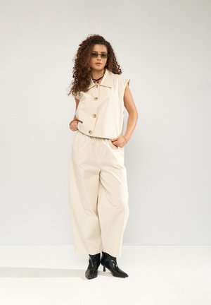 Nümph NUSUNNA CROPPED PANTS - Nadrágok - whitecap gray