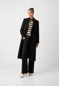 Morgan Abrigo clásico - noir