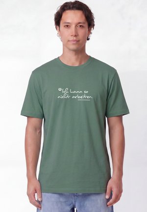 watapparel, ICH KANN SO NICHT ARBEITEN UNISEX - T-Shirt print - green bay