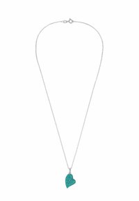 Collana in argento con pendente a forma di cuore in turchese adornato da pietre scintillanti. Il pendente ha una finitura liscia e bordi ben definiti.