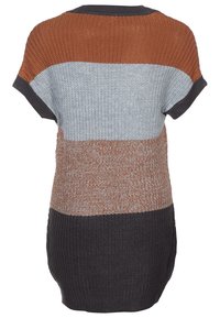 Maglione oversize lavorato a maglia con maniche corte, caratterizzato da blocchi di colore marrone, grigio chiaro e grigio scuro, con una finitura testurizzata.