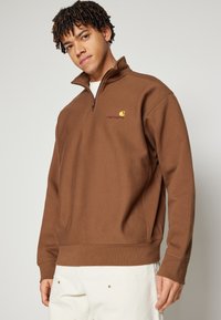 Carhartt WIP HALF ZIP AMERICAN SCRIPT - Sudadera - lumber