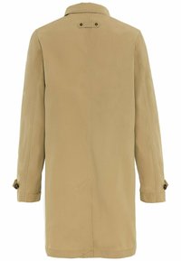 Beige deštník s rovnýms střihem, zádovým rozparkem, knoflíkovými manžetami a klasickým límcem. Hladká textura a minimalistický design.