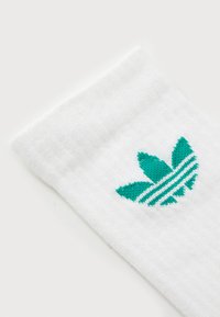 adidas Performance LFC SOCKS 2 PACK - Equipación de clubes - white/strawberry red/sea green/white