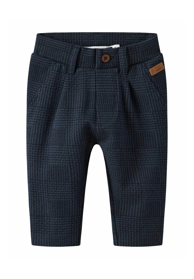 Marineblau karierte Shorts mit flachem Frontdesign, Falten, zwei Seitentaschen, einem braunen Knopf und einem Lederakzentetikett am Bund.