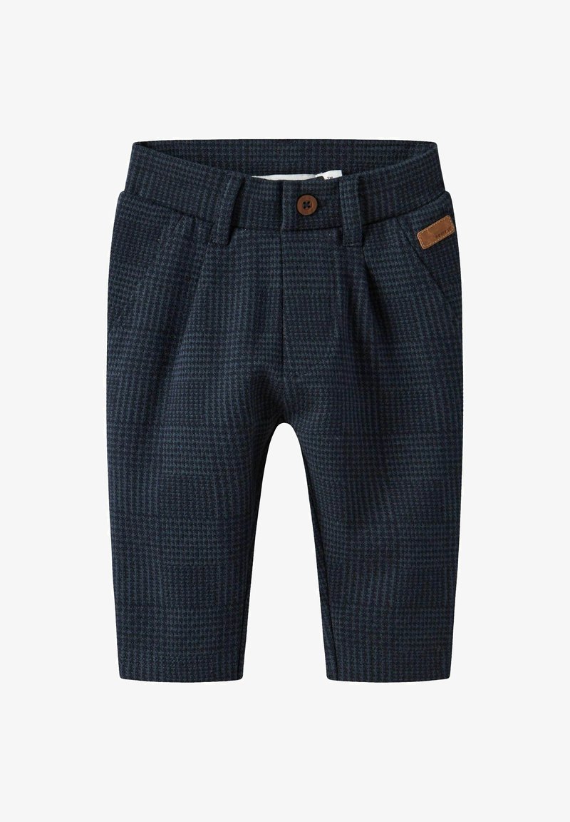 Marineblau karierte Shorts mit flachem Frontdesign, Falten, zwei Seitentaschen, einem braunen Knopf und einem Lederakzentetikett am Bund.