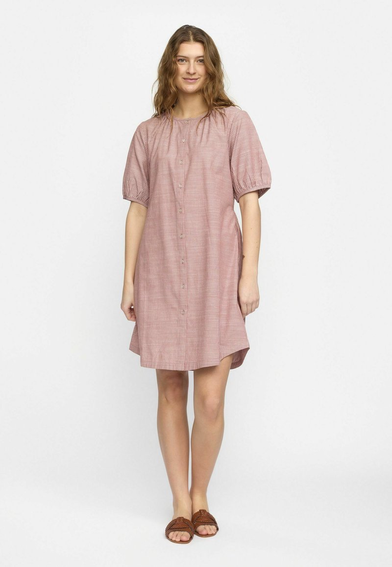 Rot-weißer gestreifter Kleid mit kurzen Puffärmeln und Knopfleiste. Hergestellt aus leichtem Stoff, bietet es einen lockeren Schnitt und ist knielang.