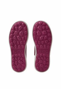 Reima-Schuhe mit strukturierten lila Gummisohlen, einer weißen Kante und einem auffälligen Muster für besseren Halt.